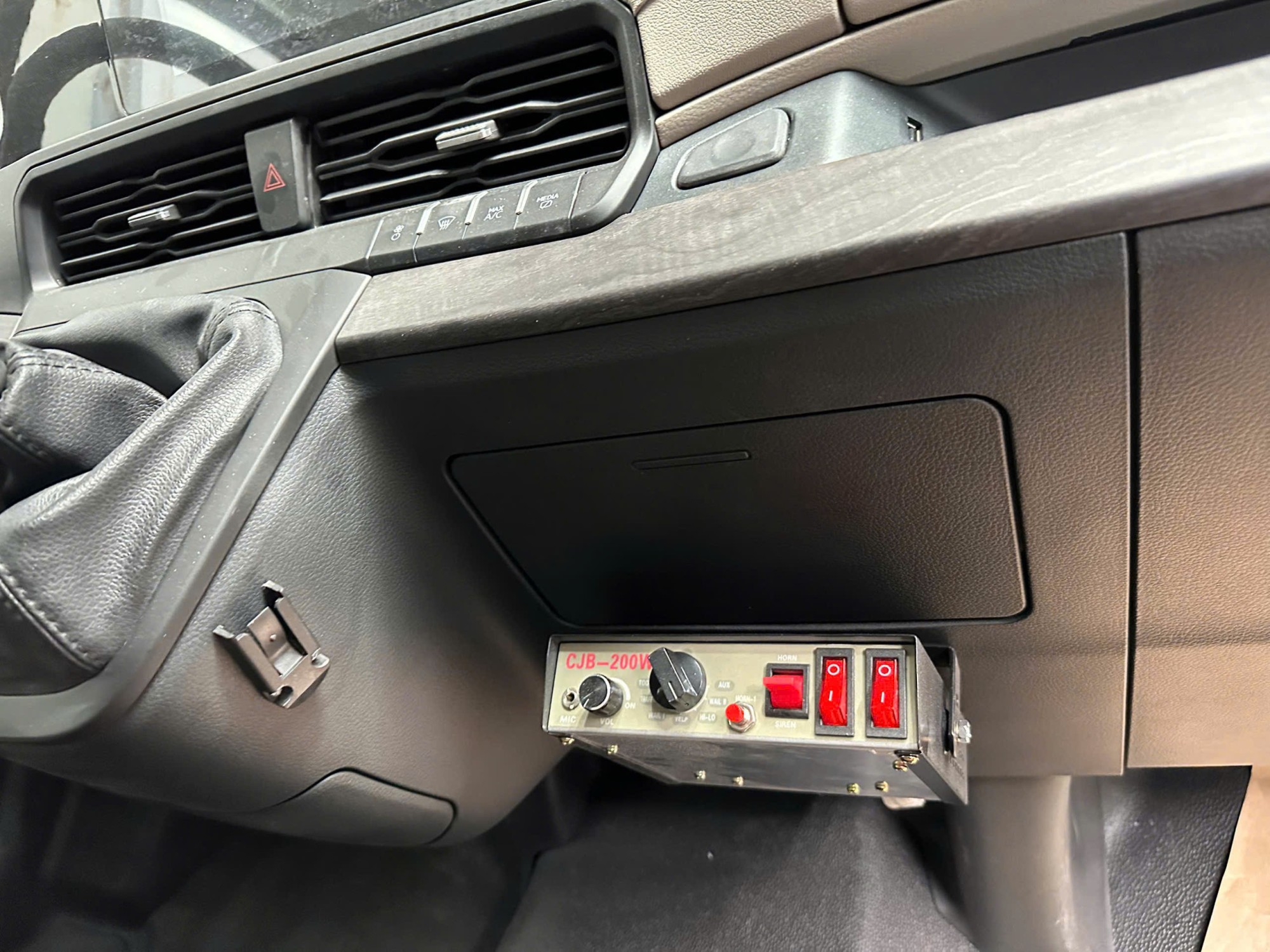 Ford Transit Cứu Thương